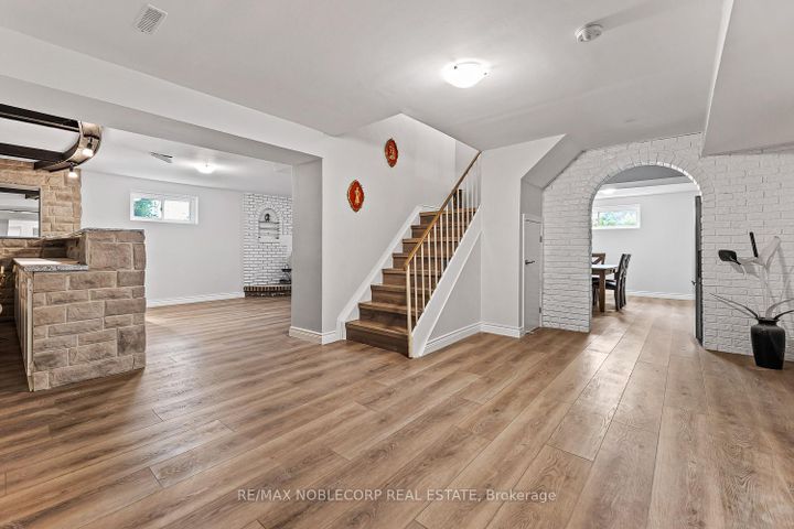 Photo 24 at 10201 Clarkway Drive, Brampton East, Brampton