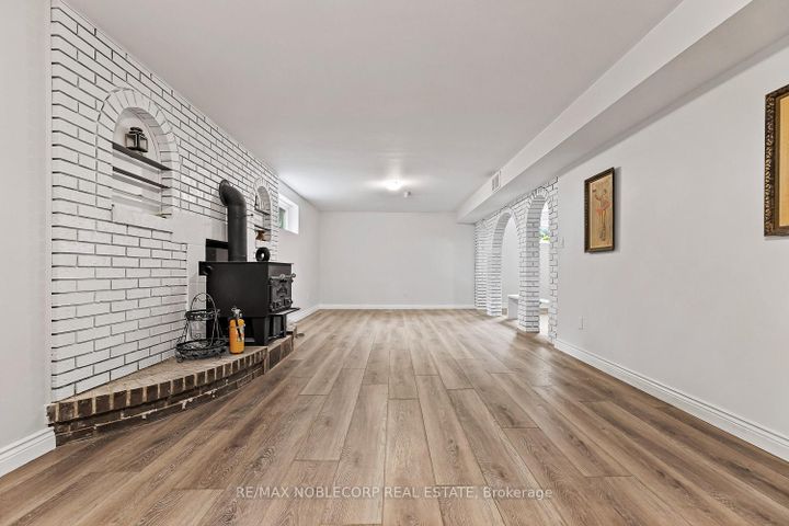 Photo 26 at 10201 Clarkway Drive, Brampton East, Brampton