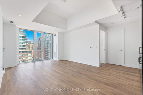 Photo 2 at 714 - 158 Front Street E, Moss Park, Toronto