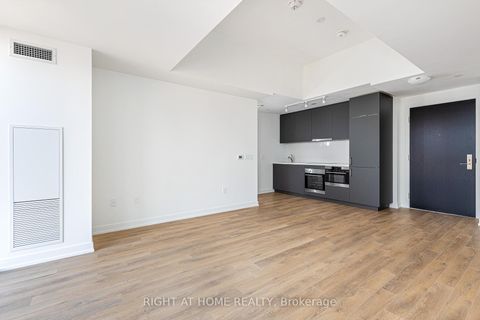 Photo 6 at 714 - 158 Front Street E, Moss Park, Toronto