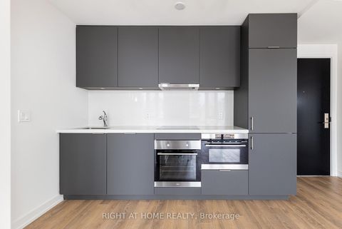 Photo 10 at 714 - 158 Front Street E, Moss Park, Toronto