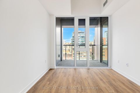 Photo 11 at 714 - 158 Front Street E, Moss Park, Toronto