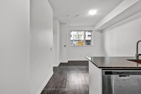 Photo 7 at 106 - 99 Eagle Rock Way, Rural Vaughan, Vaughan
