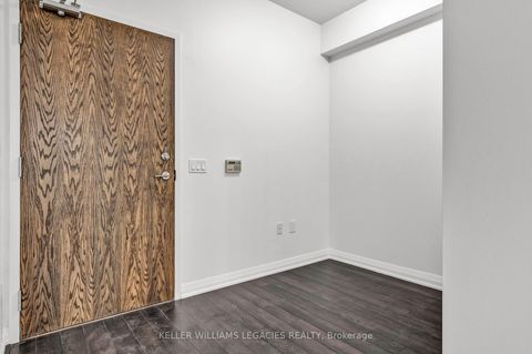 Photo 9 at 106 - 99 Eagle Rock Way, Rural Vaughan, Vaughan