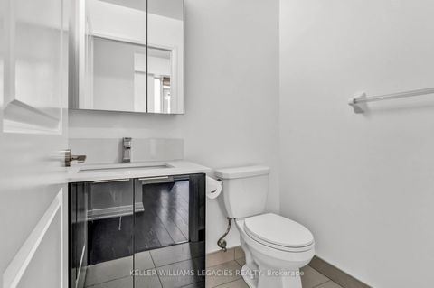Photo 15 at 106 - 99 Eagle Rock Way, Rural Vaughan, Vaughan