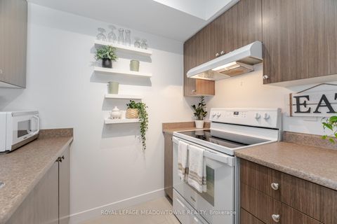 Photo 10 at 815 - 1346 Danforth Road, Eglinton East, Toronto