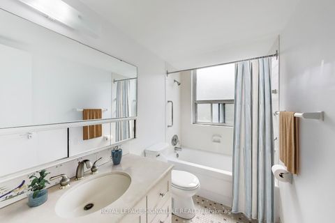 Photo 8 at 807 - 40 Homewood Avenue, South St. James Town, Toronto