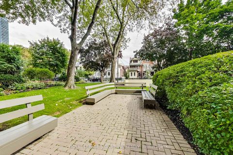 Photo 16 at 807 - 40 Homewood Avenue, South St. James Town, Toronto