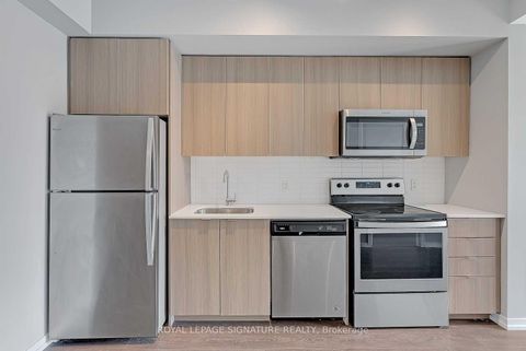 Photo 3 at 311 - 3237 Bayview Avenue N, Bayview Village, Toronto
