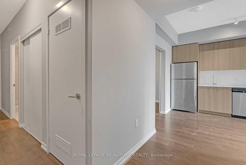 Photo 5 at 311 - 3237 Bayview Avenue N, Bayview Village, Toronto