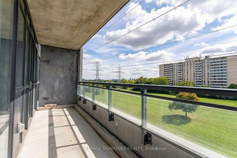 Photo 19 at 311 - 3237 Bayview Avenue N, Bayview Village, Toronto
