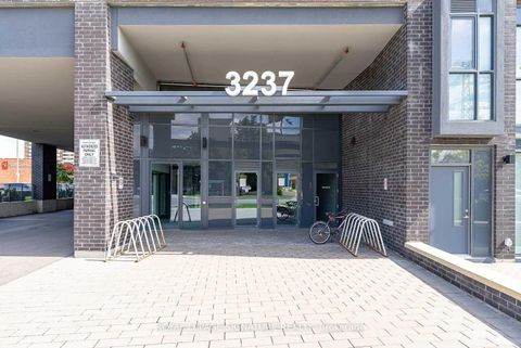 Photo 23 at 311 - 3237 Bayview Avenue N, Bayview Village, Toronto