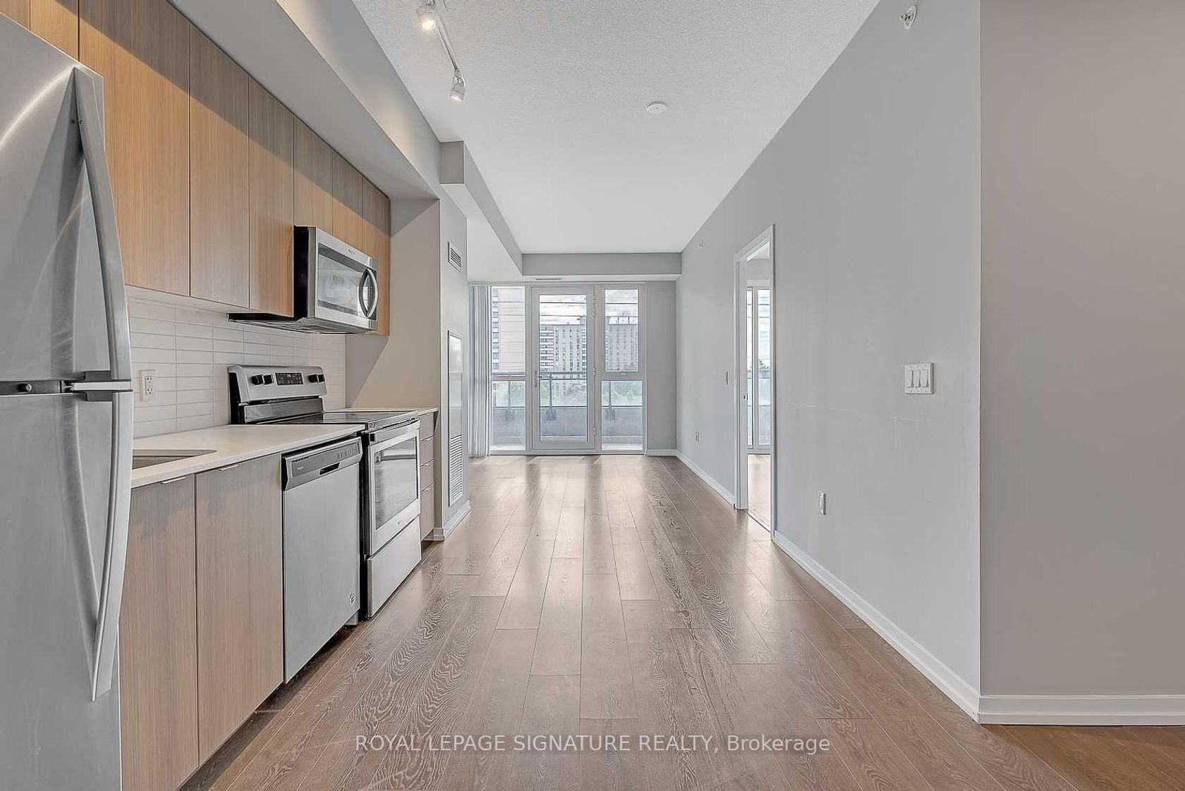 311 - 3237 Bayview Avenue N, Bayview Village, Toronto 