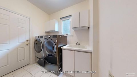 Photo 15 at 50 Oakhurst Drive, Beverley Glen, Vaughan