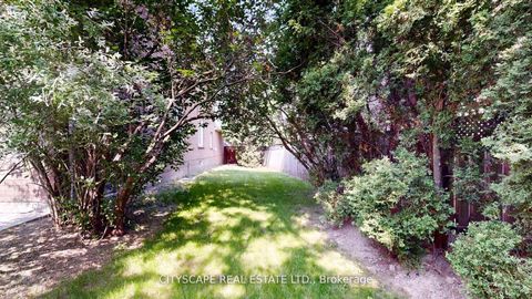 Photo 28 at 50 Oakhurst Drive, Beverley Glen, Vaughan