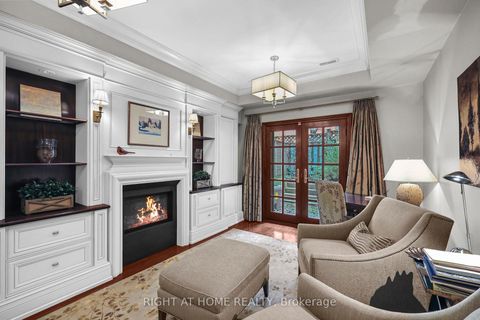 Photo 8 at 636 Wellington Street W, Niagara, Toronto