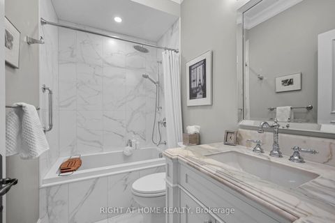 Photo 12 at 636 Wellington Street W, Niagara, Toronto
