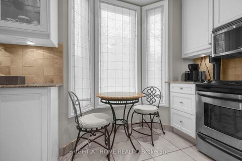 Photo 18 at 636 Wellington Street W, Niagara, Toronto