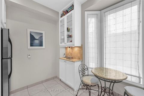 Photo 19 at 636 Wellington Street W, Niagara, Toronto