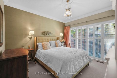 Photo 25 at 636 Wellington Street W, Niagara, Toronto