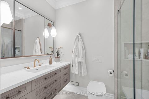 Photo 29 at 636 Wellington Street W, Niagara, Toronto