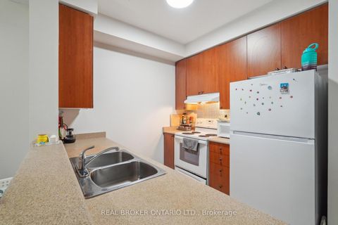 Photo 8 at 926 - 3650 Kingston Road, Scarborough Village, Toronto