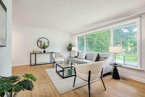 Photo 2 at 8 Burnview Crescent, Woburn, Toronto