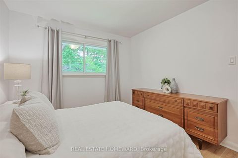 Photo 14 at 8 Burnview Crescent, Woburn, Toronto