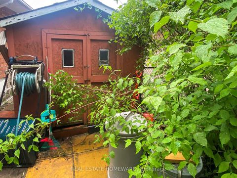 Photo 33 at 8 Burnview Crescent, Woburn, Toronto