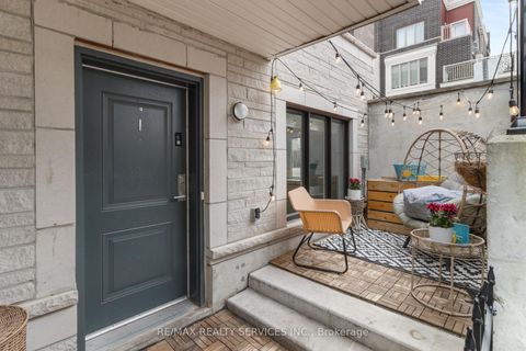Photo 1 at 40 - 70 Eastwood Park Gardens, Long Branch, Toronto