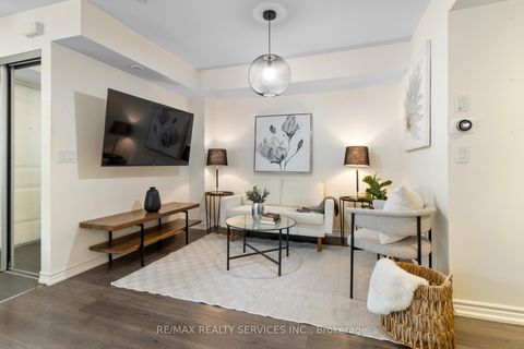 Photo 11 at 40 - 70 Eastwood Park Gardens, Long Branch, Toronto