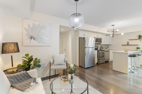 Photo 13 at 40 - 70 Eastwood Park Gardens, Long Branch, Toronto