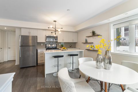 Photo 19 at 40 - 70 Eastwood Park Gardens, Long Branch, Toronto