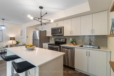 Photo 21 at 40 - 70 Eastwood Park Gardens, Long Branch, Toronto