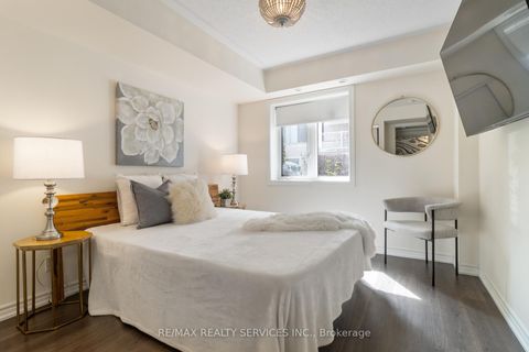 Photo 23 at 40 - 70 Eastwood Park Gardens, Long Branch, Toronto