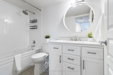 Photo 26 at 40 - 70 Eastwood Park Gardens, Long Branch, Toronto