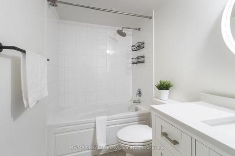Photo 27 at 40 - 70 Eastwood Park Gardens, Long Branch, Toronto
