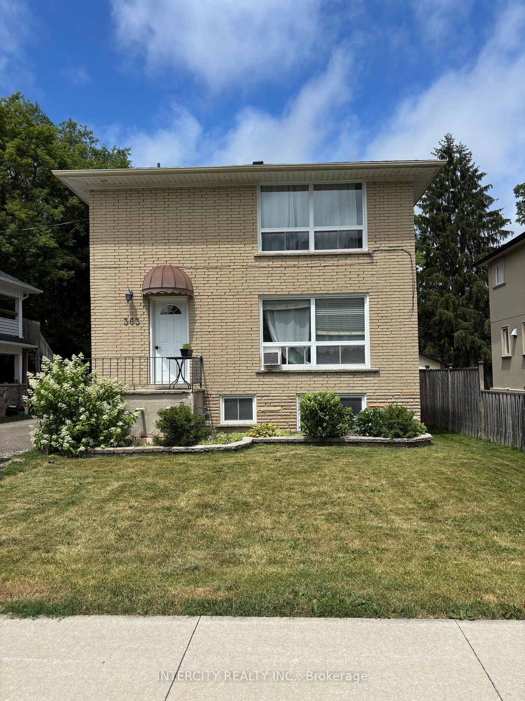 363 Andrew Street, Central Newmarket, Newmarket photo number 2