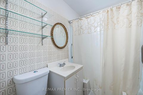 Photo 10 at 22 Meadow Lane Avenue, CFB, Toronto