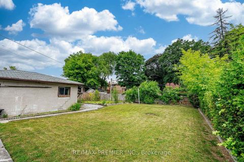 Photo 22 at 22 Meadow Lane Avenue, CFB, Toronto