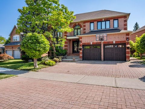 Photo 1 at 123 Hammerstone Crescent, Beverley Glen, Vaughan