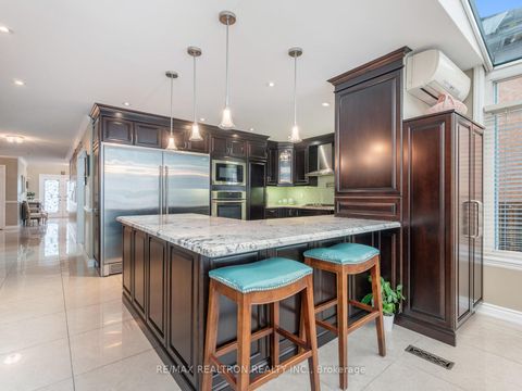 Photo 2 at 123 Hammerstone Crescent, Beverley Glen, Vaughan