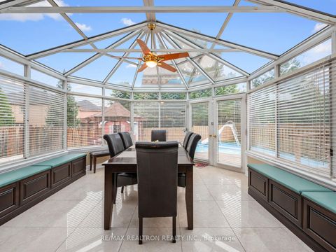 Photo 9 at 123 Hammerstone Crescent, Beverley Glen, Vaughan