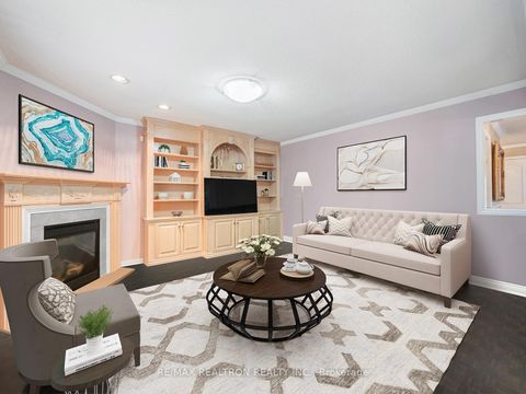 Photo 12 at 123 Hammerstone Crescent, Beverley Glen, Vaughan