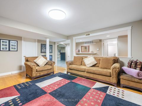 Photo 26 at 123 Hammerstone Crescent, Beverley Glen, Vaughan