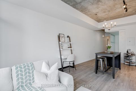 Photo 6 at 509 - 478 King Street W, Waterfront Communities C1, Toronto