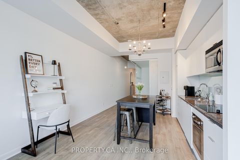 Photo 12 at 509 - 478 King Street W, Waterfront Communities C1, Toronto