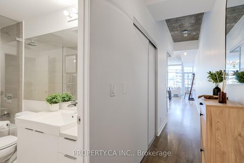 Photo 19 at 509 - 478 King Street W, Waterfront Communities C1, Toronto