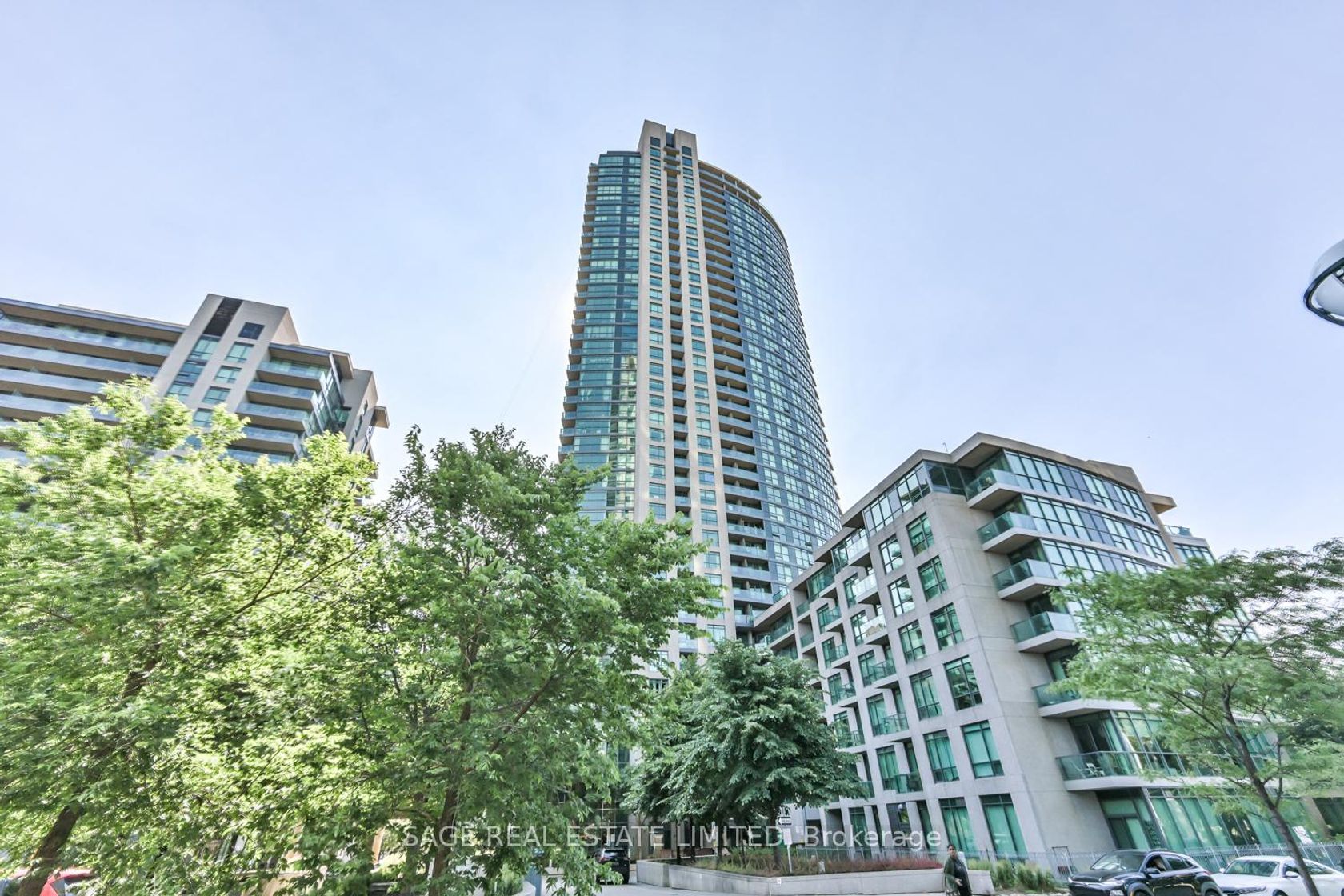 702 - 215 Fort York Boulevard, Niagara, Toronto 