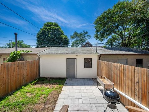 Photo 29 at 15 Melville Avenue, Junction, Toronto
